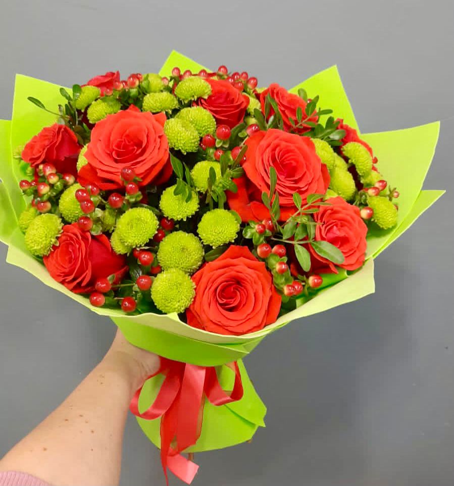 Букет цветов из: Хризантемы и Розы в Осташево