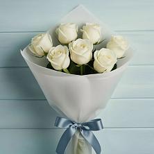 Букет 7 Белых роз Эдлесс Лав в Осташево