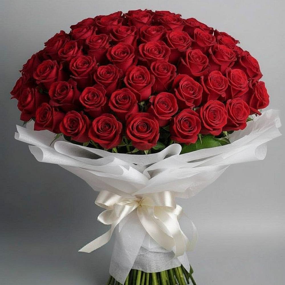 Букет 101 Красная роза Блэк Мэджик в Осташево