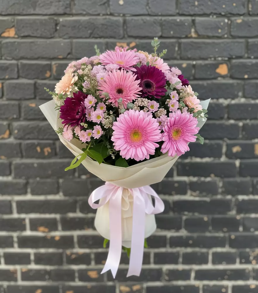 Букет цветов из: Герберы и Хризантемы в Осташево