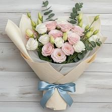 Букет цветов из:  Лизиантусы в Осташево