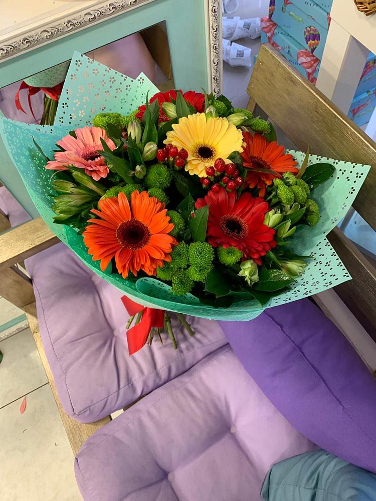 Букет цветов из: Герберы, Хризантемы и Альстромерии в Осташево