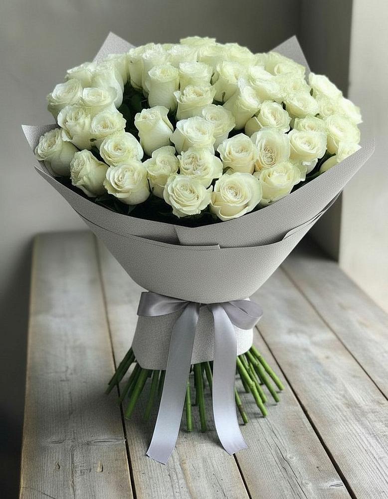 Букет 35 Белых роз в Осташево