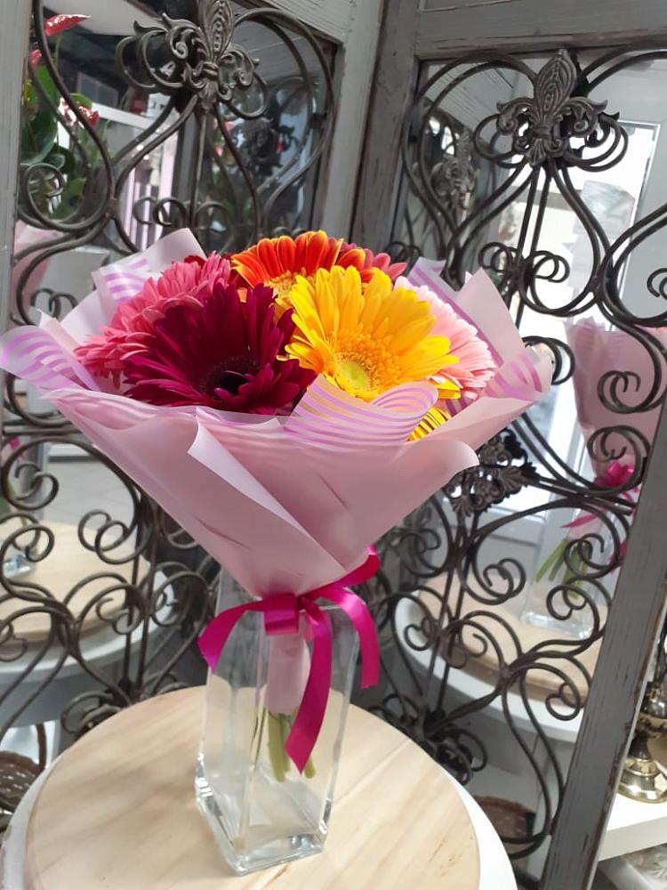 Букет цветов из: Герберы в Осташево