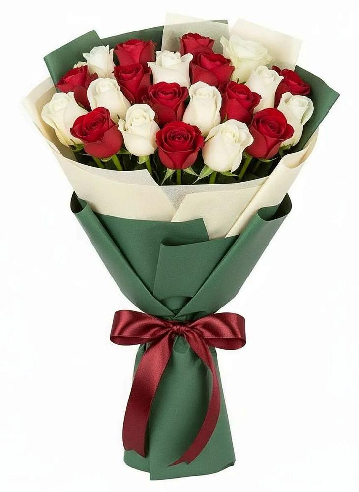 Букет Микс из красных и белых роз в Осташево