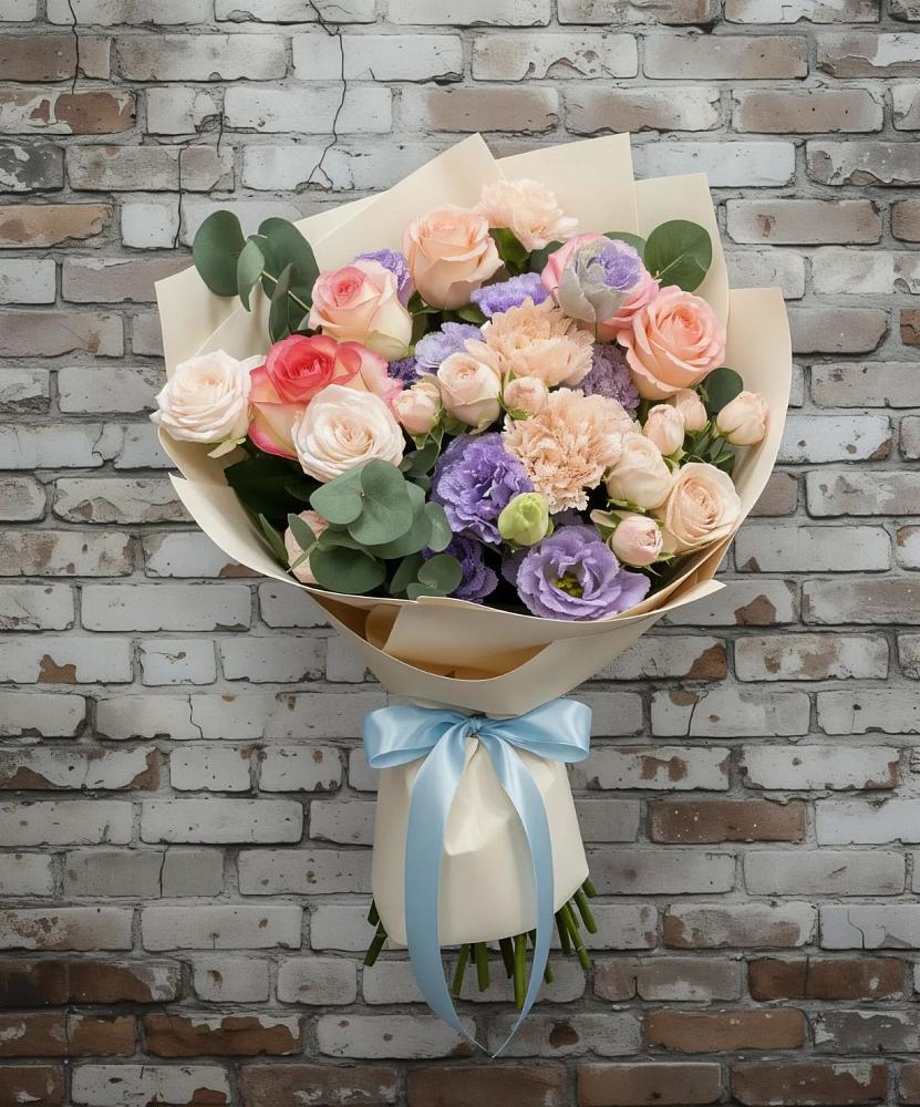 Букет цветов из: Розы, Лизиантусы и Гвоздики в Осташево