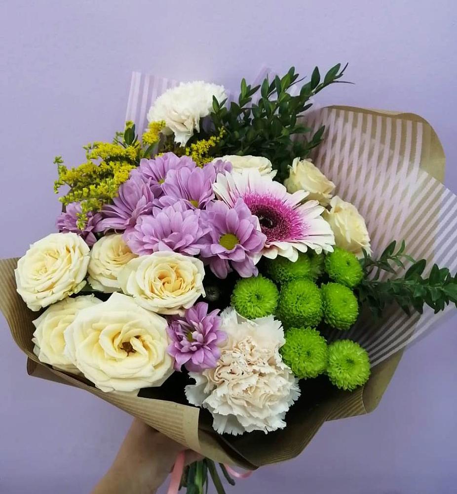 Букет цветов из: Хризантемы, Розы, Гвоздики и Герберы в Осташево