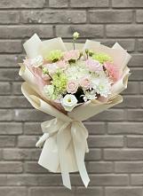 Букет цветов из:  Гвоздики, Розы, Лизиантусы и Хризантемы в Осташево
