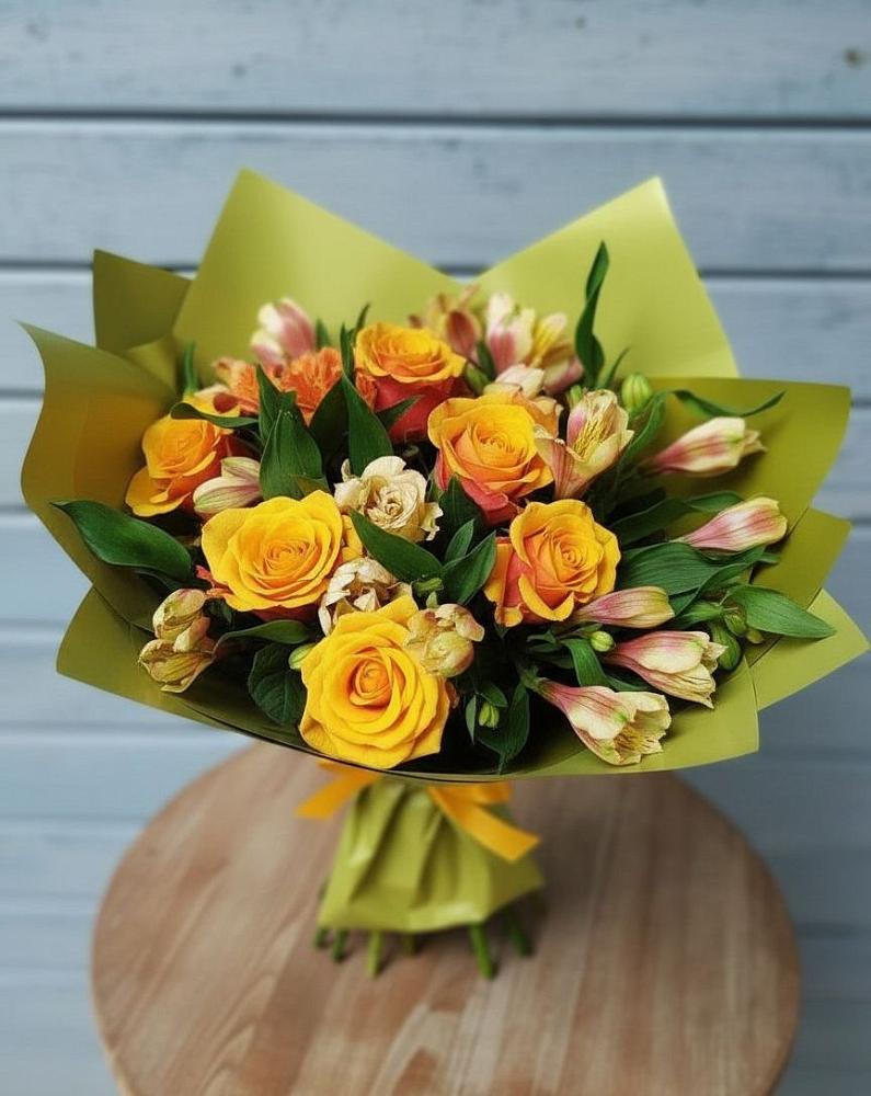 Букет цветов из: Альстромерии и Розы в Осташево