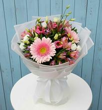 Букет цветов из:  Герберы, Альстромерии и Лизиантусы #REPLACE_PRED# Осташево