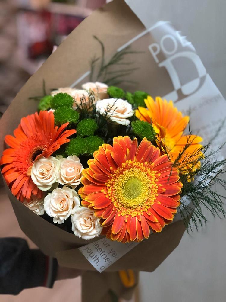 Букет цветов из: Герберы, Хризантемы и Розы в Осташево