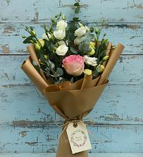 Букет цветов из:  Розы и Лизиантусы в Осташево