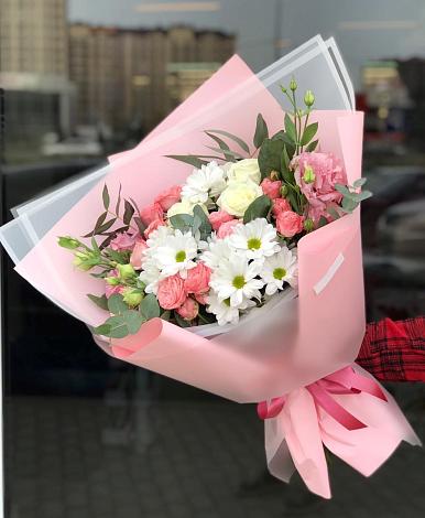 Букет цветов из: Розы, Лизиантусы и Хризантемы в Осташево