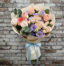 Букет цветов из:  Розы, Лизиантусы и Гвоздики в Осташево