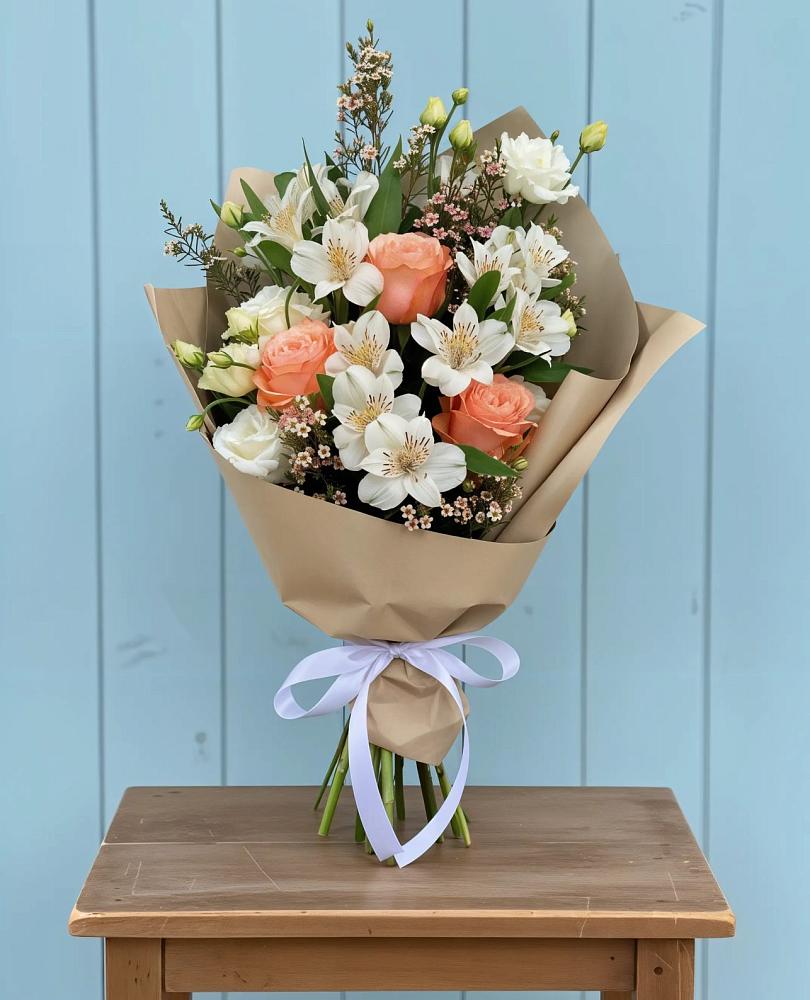 Букет цветов из: Альстромерии, Лизиантусы, Розы и Хризантемы в Осташево