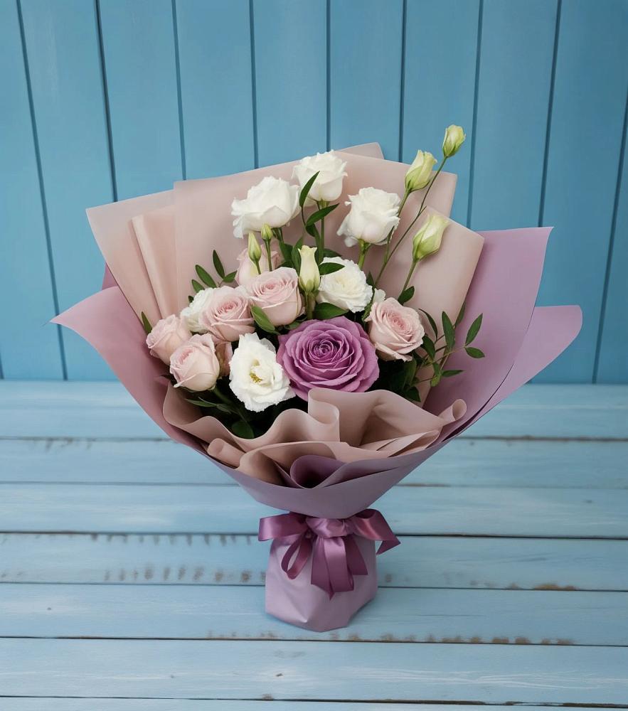 Букет цветов из: Розы и Лизиантусы в Осташево