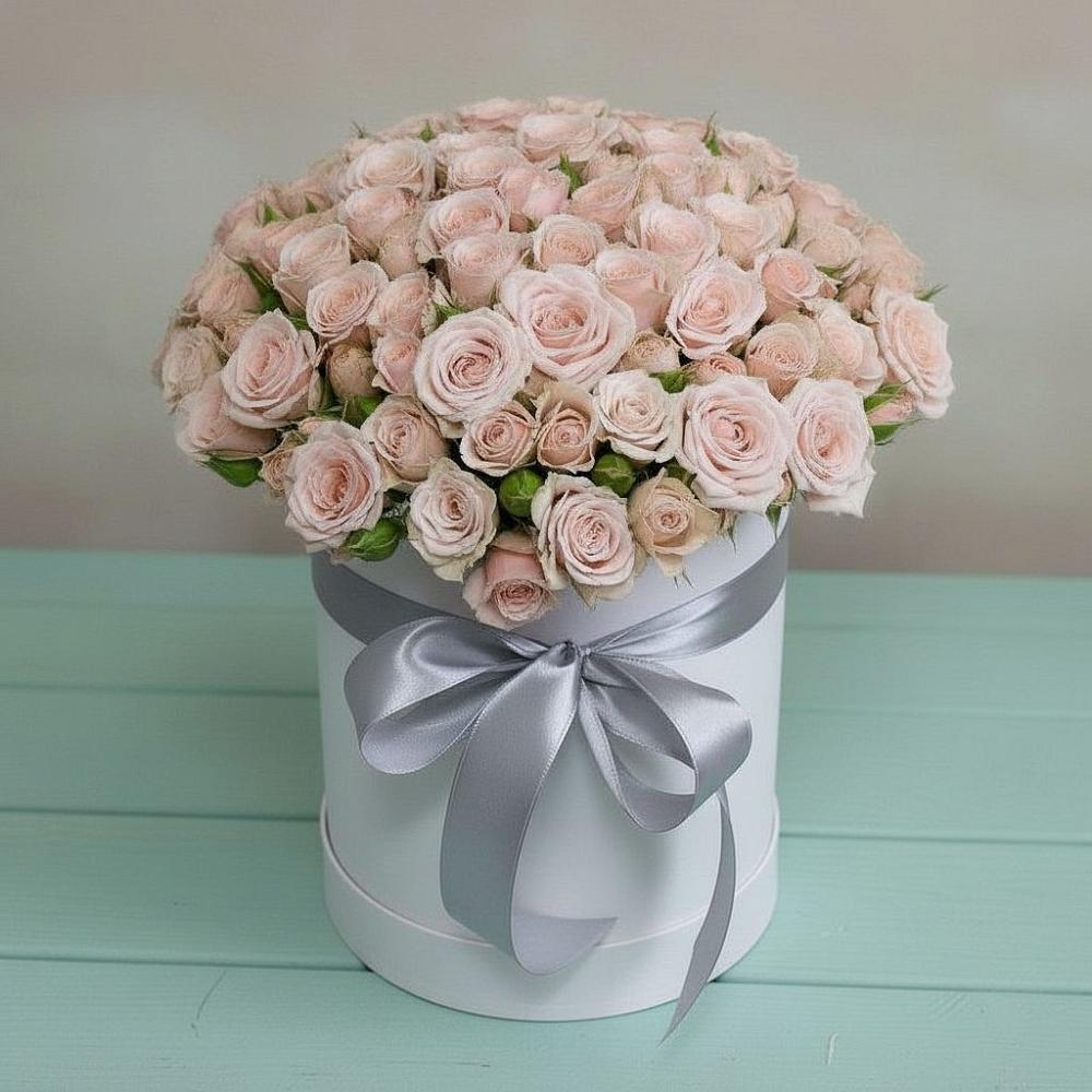 Цветочная композиция из Розы в шляпной коробке в Осташево